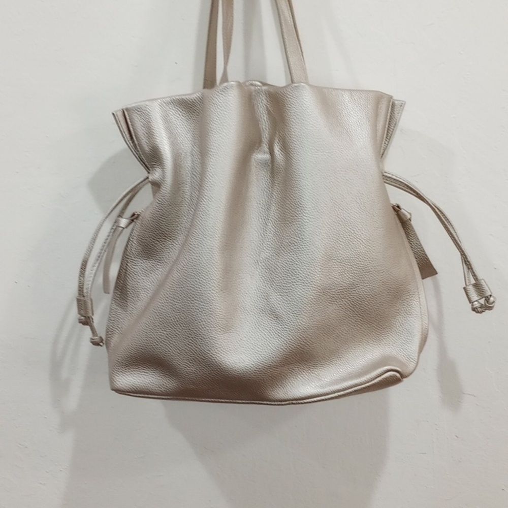 Tote Le Monde Champagne Gold Roma Cinch Soft Pebbled Leather Bag Purse - Nice! - Picture 7 of 15